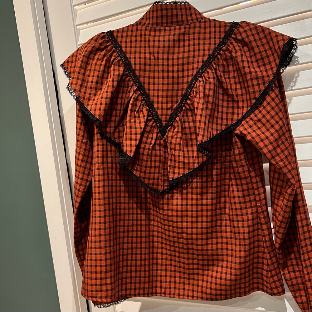 Rust gingham patterned ruffle button down blouse top - Picture 4 of 7